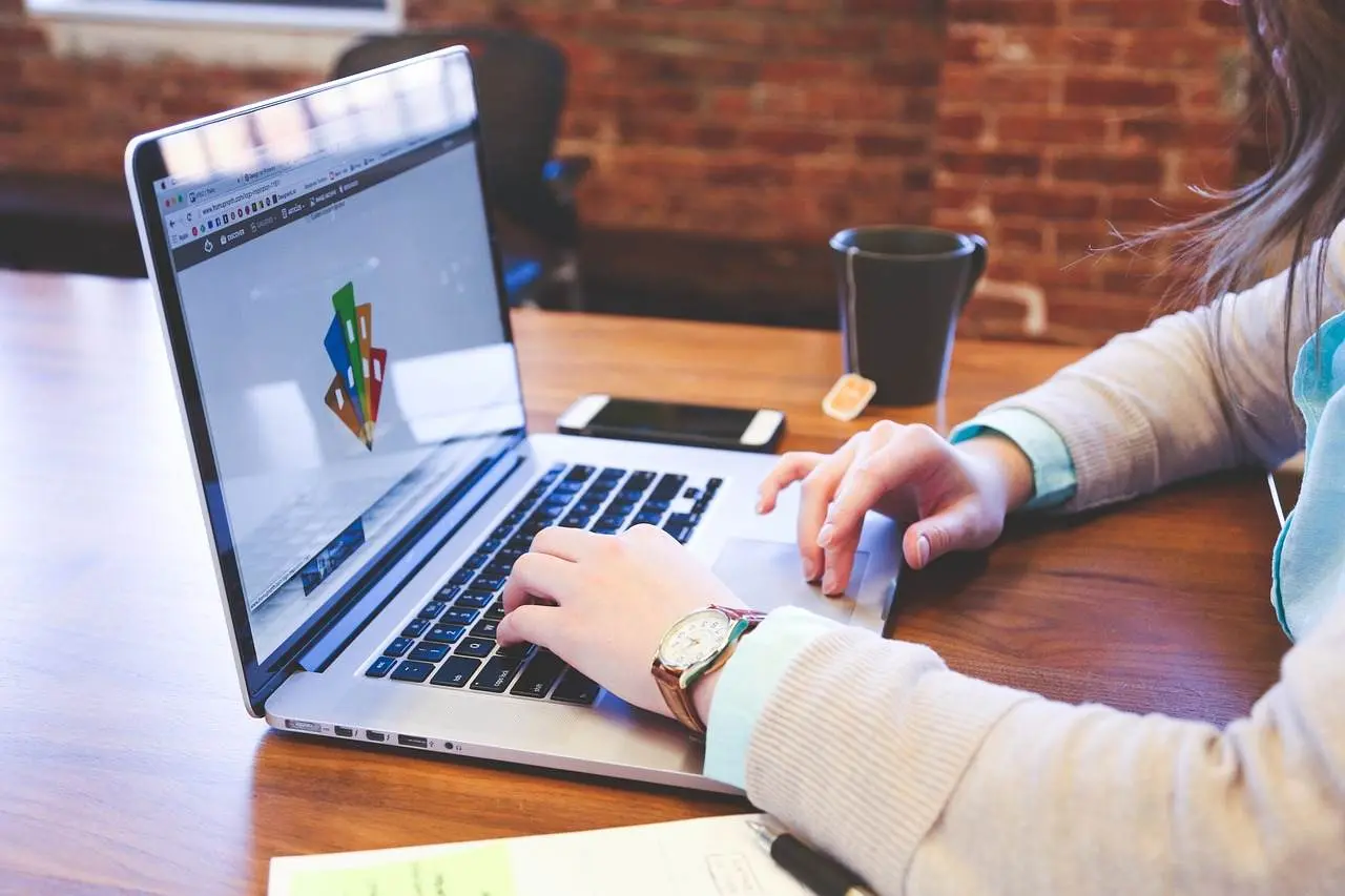 Performance Benchmarks for Organic vs Paid Digital Marketing