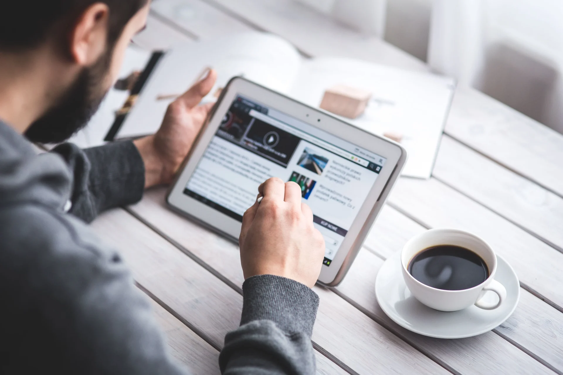 Short-Form Content Statistics: Engaging B2B Buyers